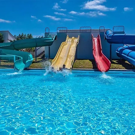 Camping 4 Etoiles Les Amiaux - Tente Bungalow Equipee 23M2 - Piscines - 900M Plage - Sezonia Saint-Jean-de-Monts
