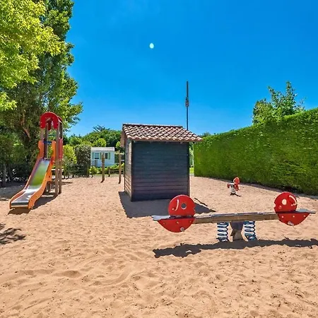 Camping Camping Les Amiaux - Maeva 4*